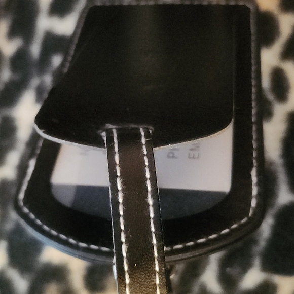 MR & MRS LUGGAGE TAGS - Picture 9 of 10